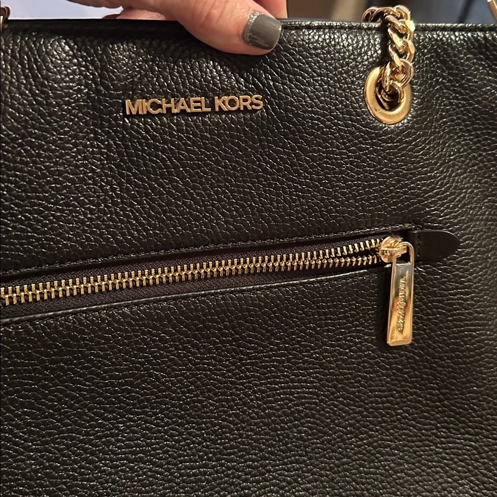 🚨Michael Kors Jet Set Black Tote Medium Front Zip Pebbled Leather Gold Chain